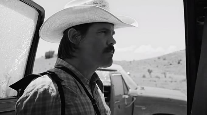 Джоэл напоминал Джоша Бролина из фильма "старикам тут не место"