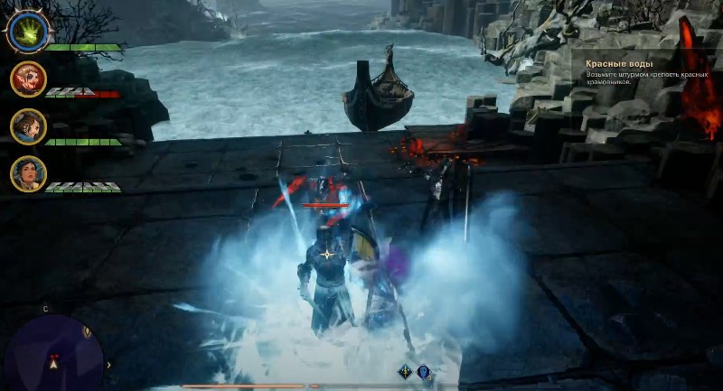 Лодка у пещеры