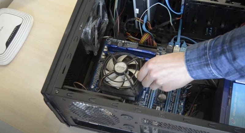 Демонтаж кулера с радиатором