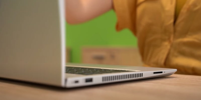 Открытие крышки